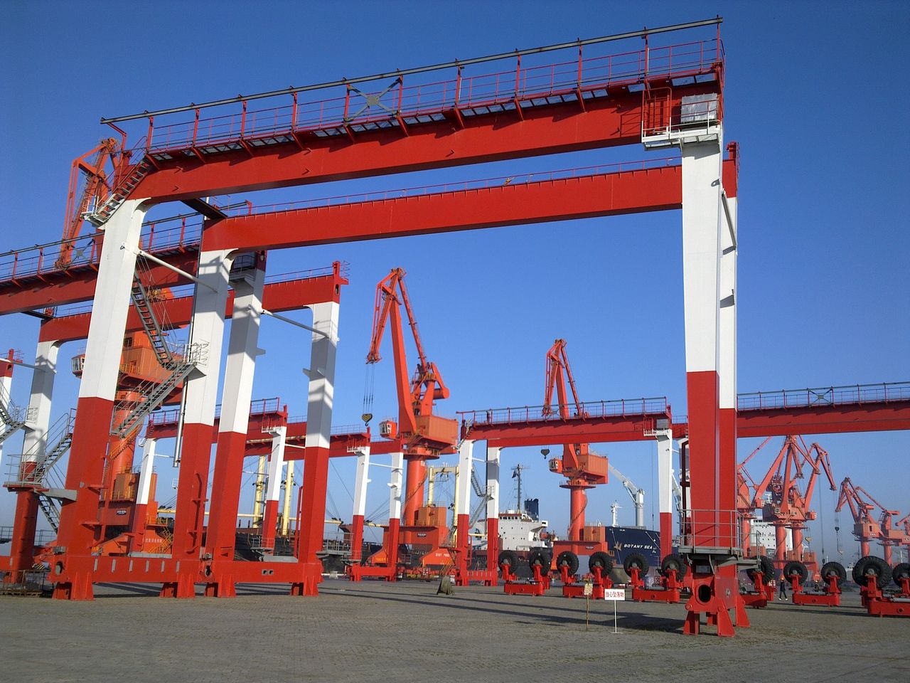 輪胎式集裝箱起重機(jī)