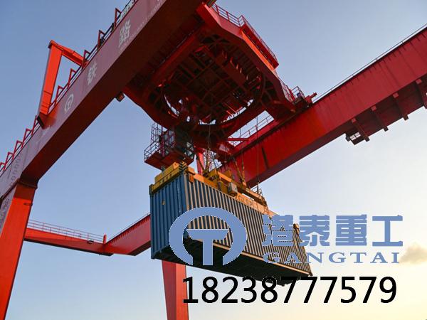 優(yōu)化集裝箱龍門吊的結(jié)構(gòu)和參數(shù)可提高穩(wěn)定性